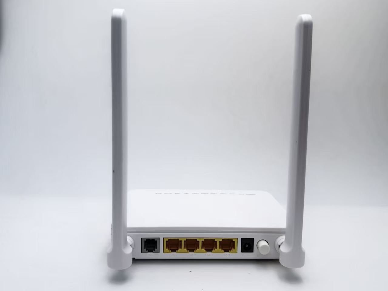 HS8546M 5dB 加强天线版后面板接口
