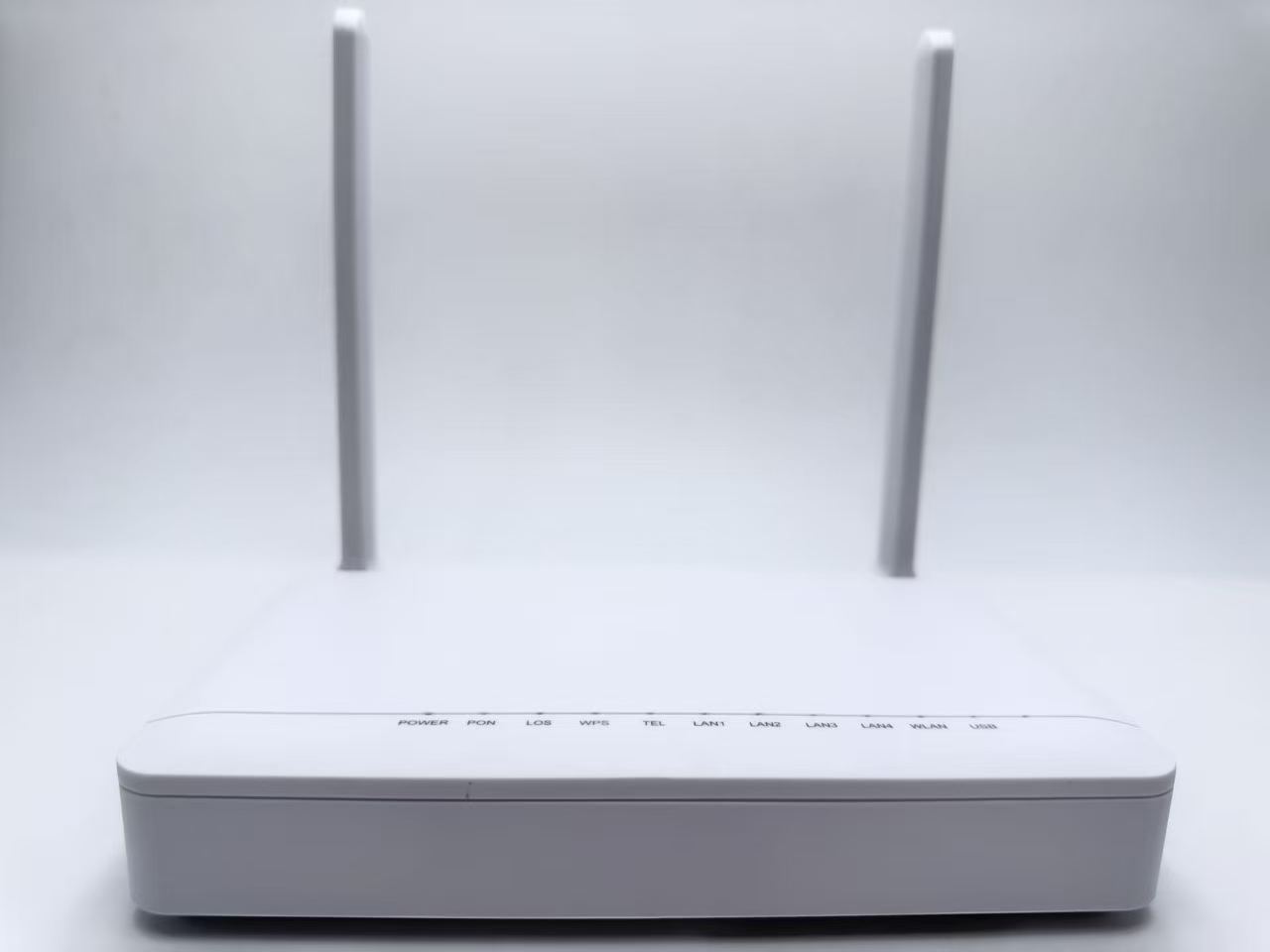 F670L XPON 智能网关终端（国际版）— 4GE + 1USB + 1POTS + 双频 WiFi