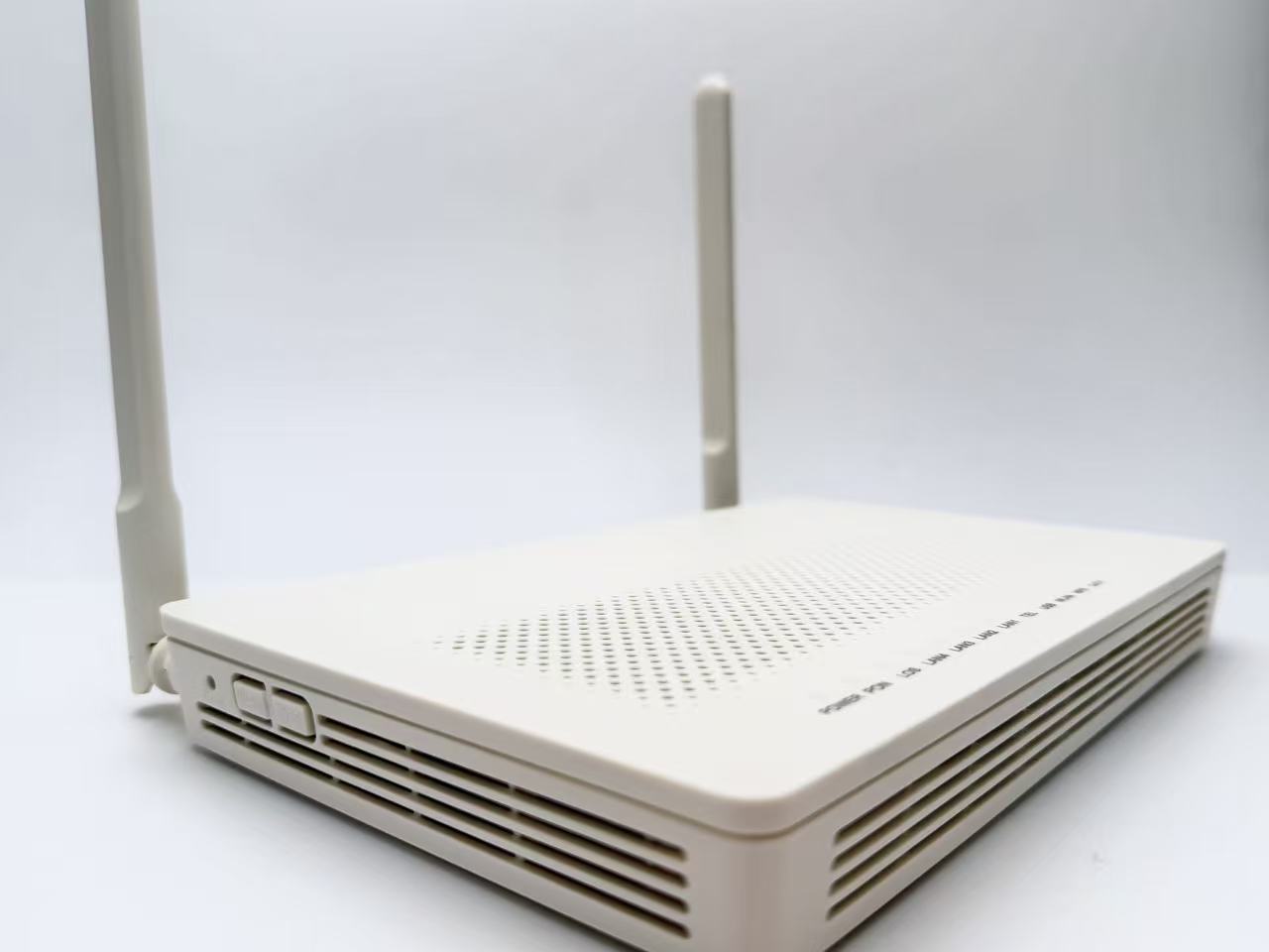 EG8247H5 CATV 另一侧面角度