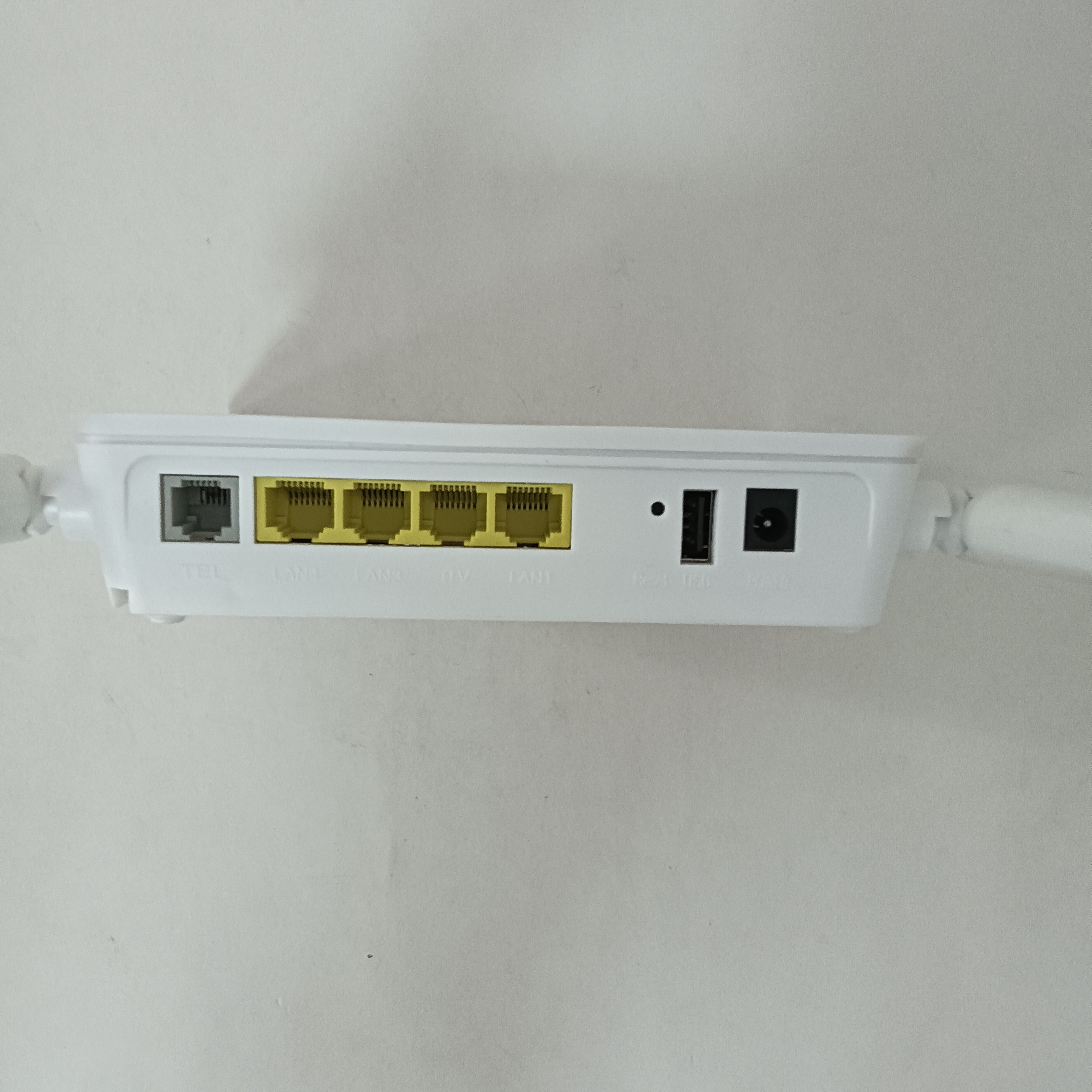 HN8145X6 WiFi 6 后面板接口